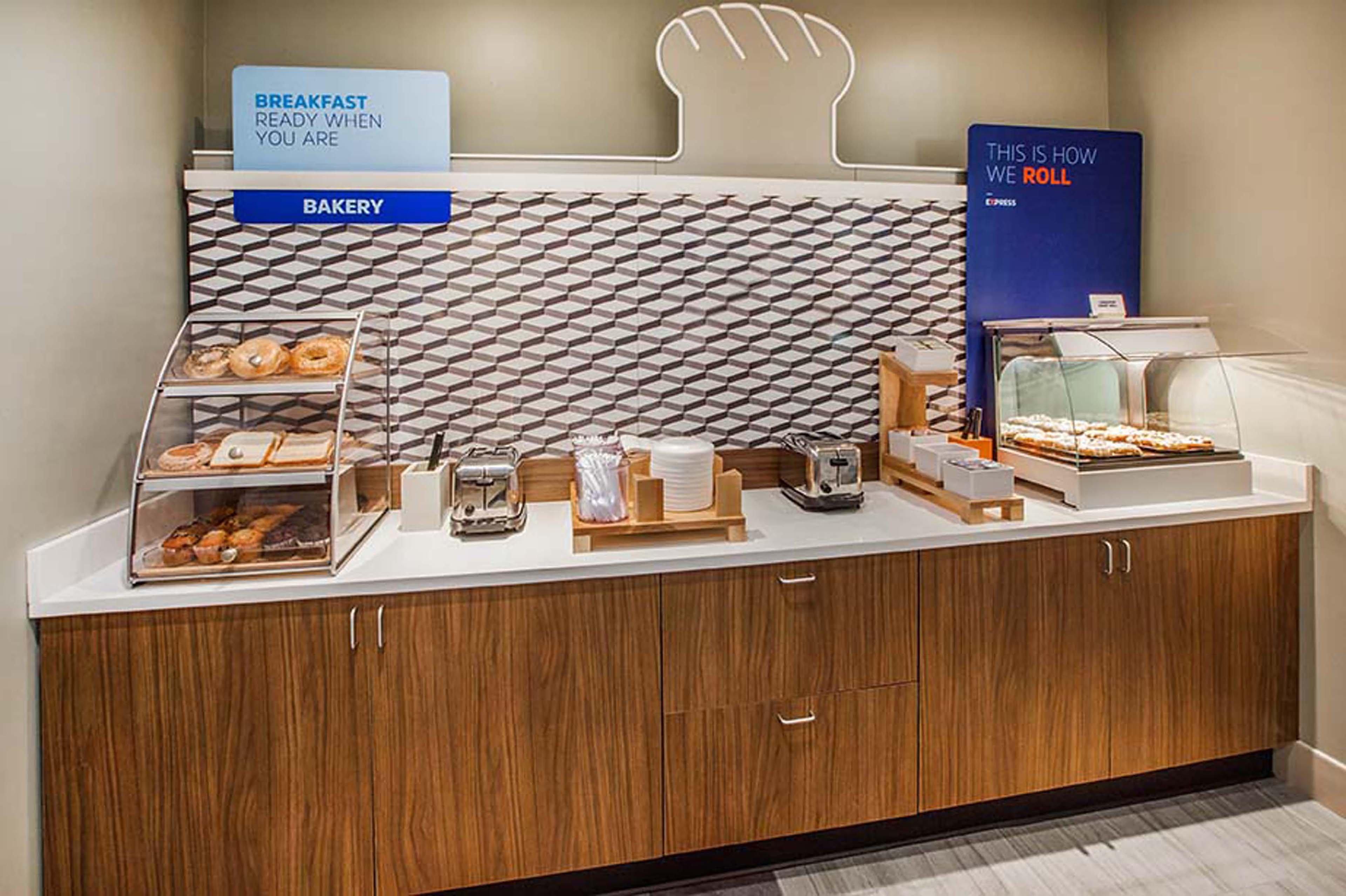 Holiday Inn Express & Suites Vaudreuil-Dorion By Ihg Экстерьер фото