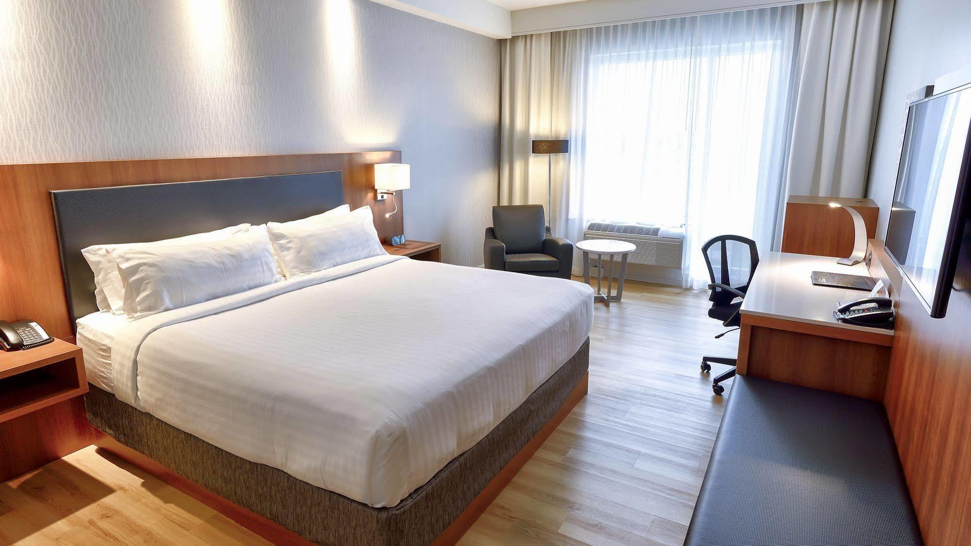 Holiday Inn Express & Suites Vaudreuil-Dorion By Ihg Экстерьер фото